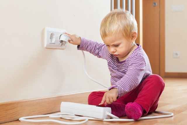 electrical sockets - danger for baby